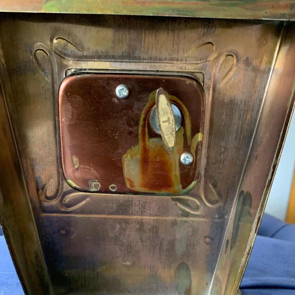 Adorable Rustic Music Box - Picture 3 of 4